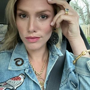 Meet your Posher, Helen